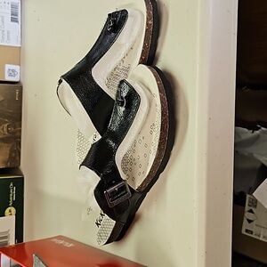 Kickers thong sandals size 3